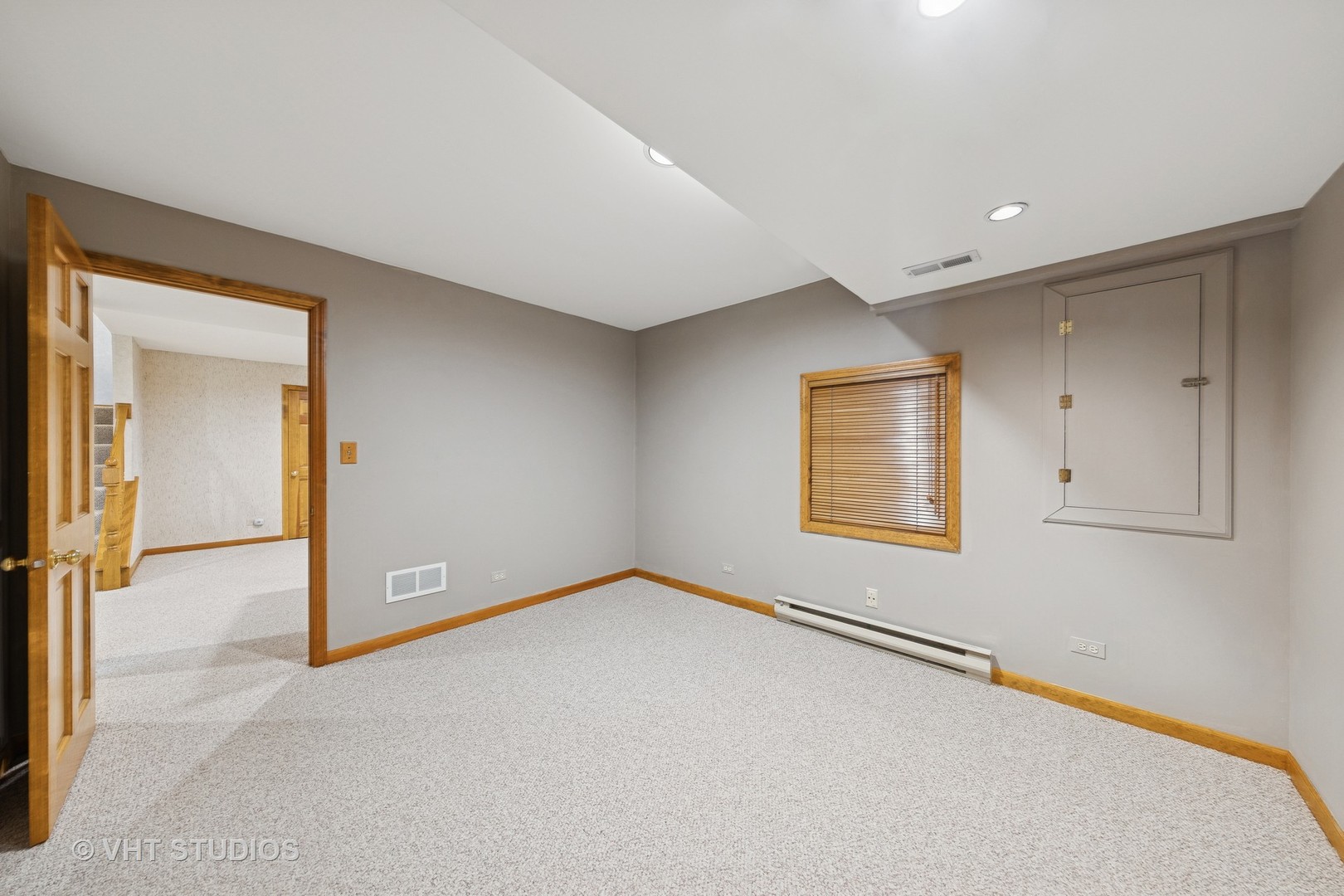 1384 Cranbrook Circle, Aurora, IL 60502