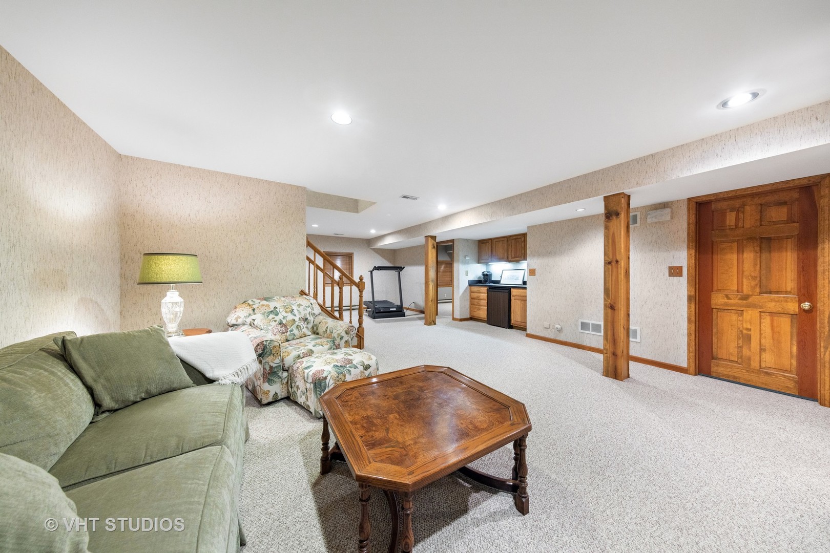 1384 Cranbrook Circle, Aurora, IL 60502