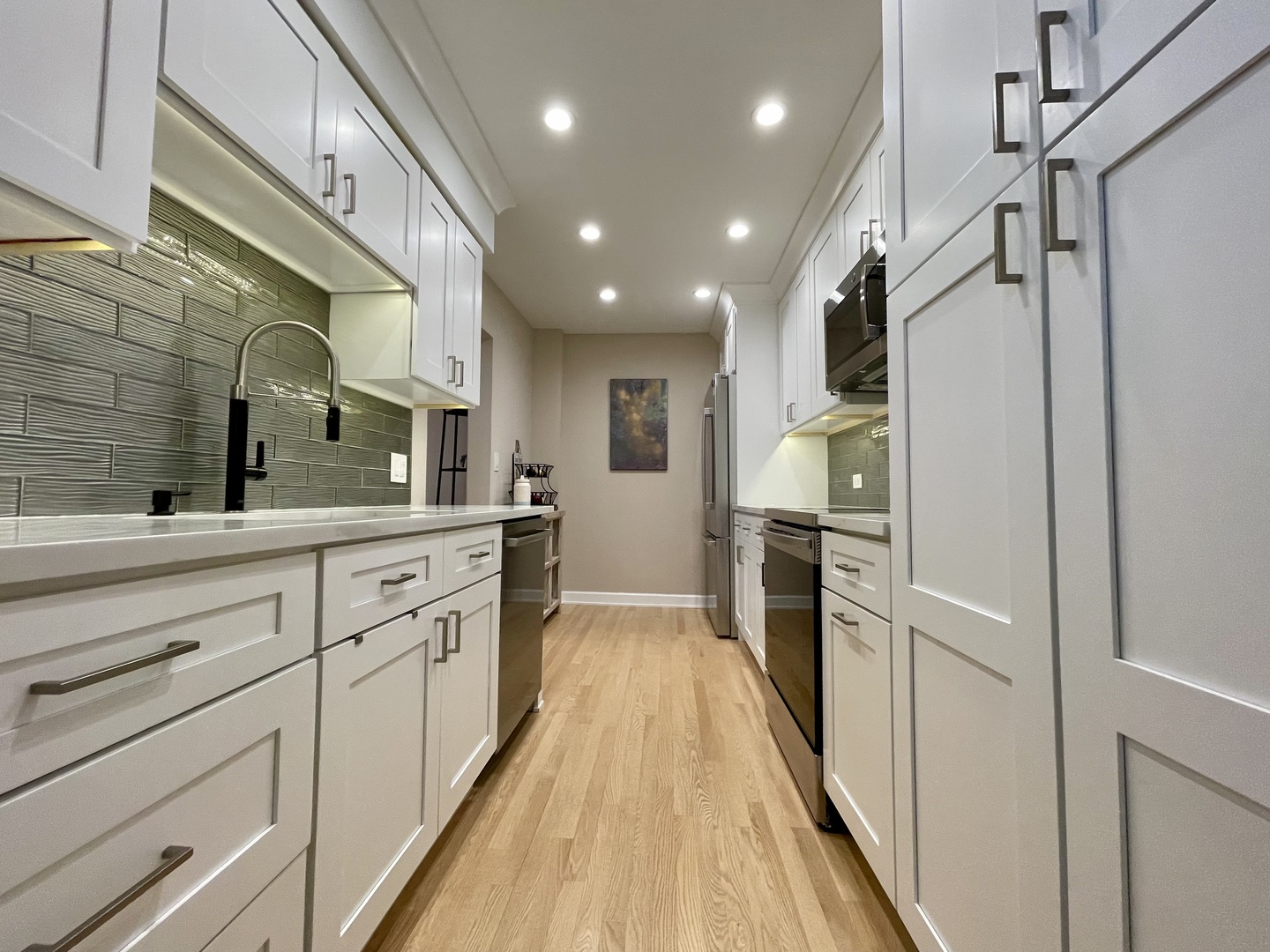 500 W Huntington Commons Road #454, Mount Prospect, IL 60056