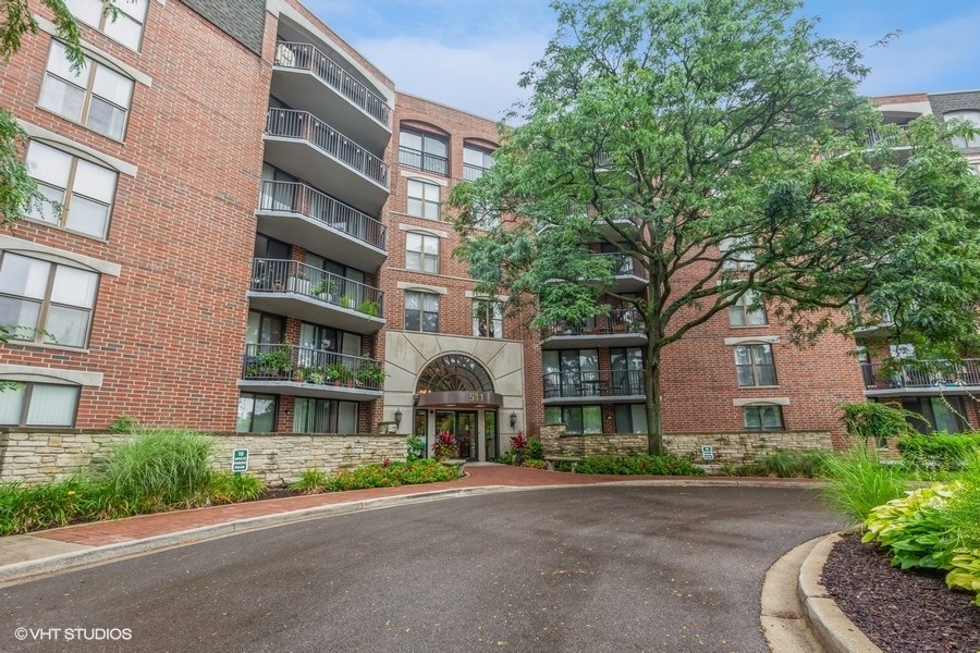511 AURORA Avenue #405, Naperville, IL 60540
