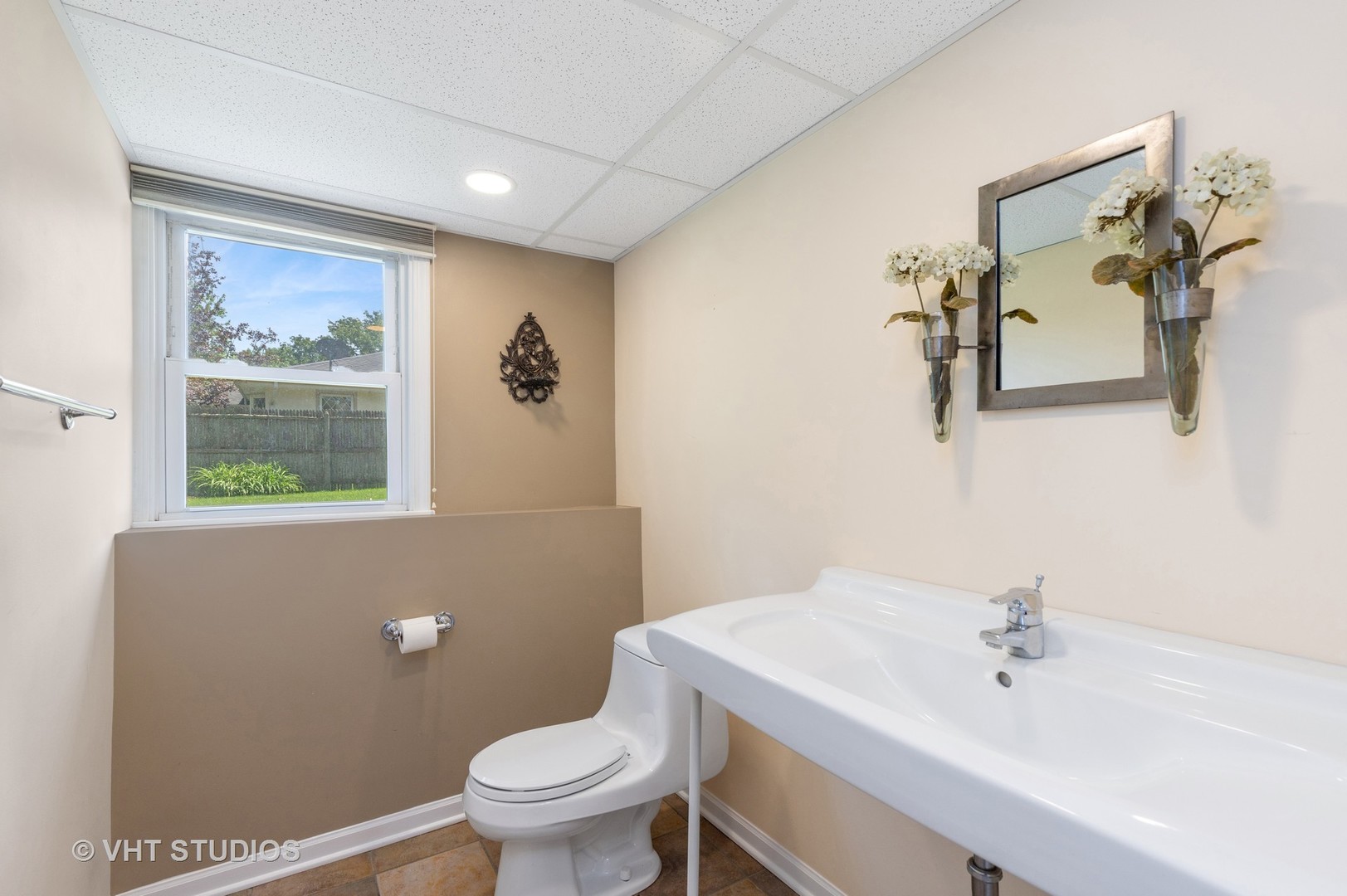 630 Smith Avenue, Lake Bluff, IL 60044