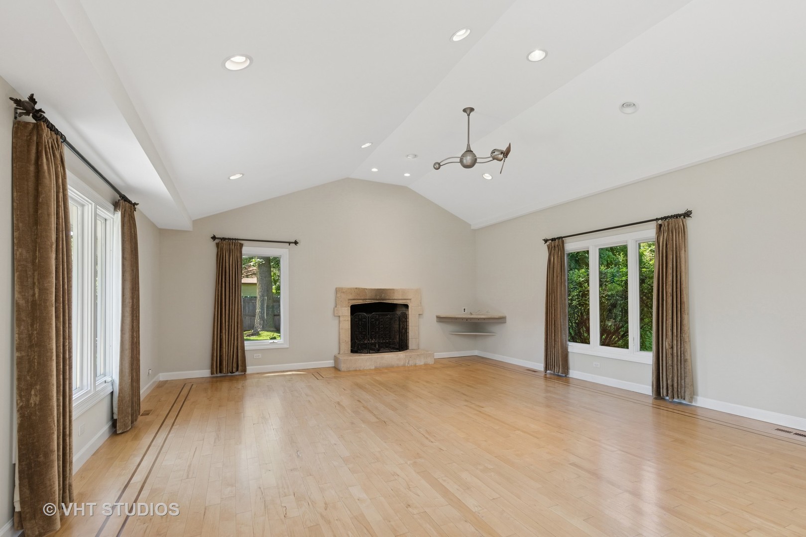 630 Smith Avenue, Lake Bluff, IL 60044