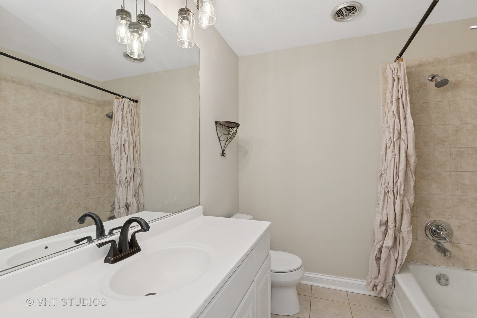 630 Smith Avenue, Lake Bluff, IL 60044
