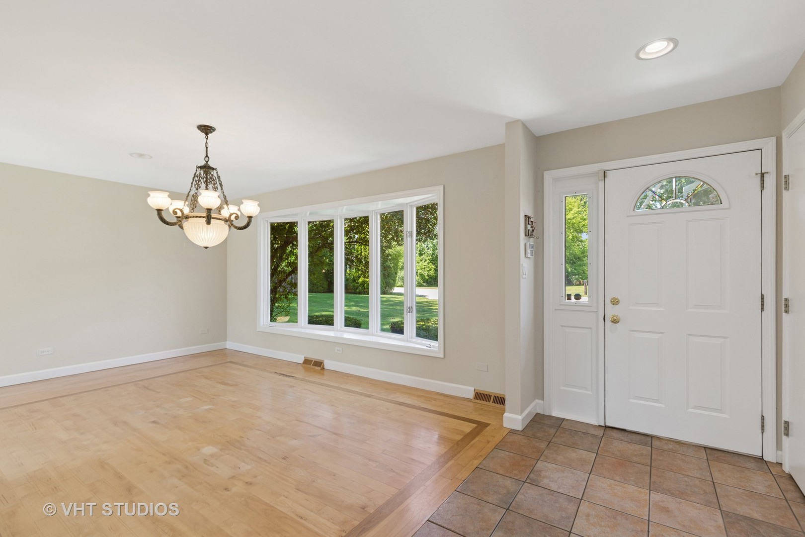 630 Smith Avenue, Lake Bluff, IL 60044
