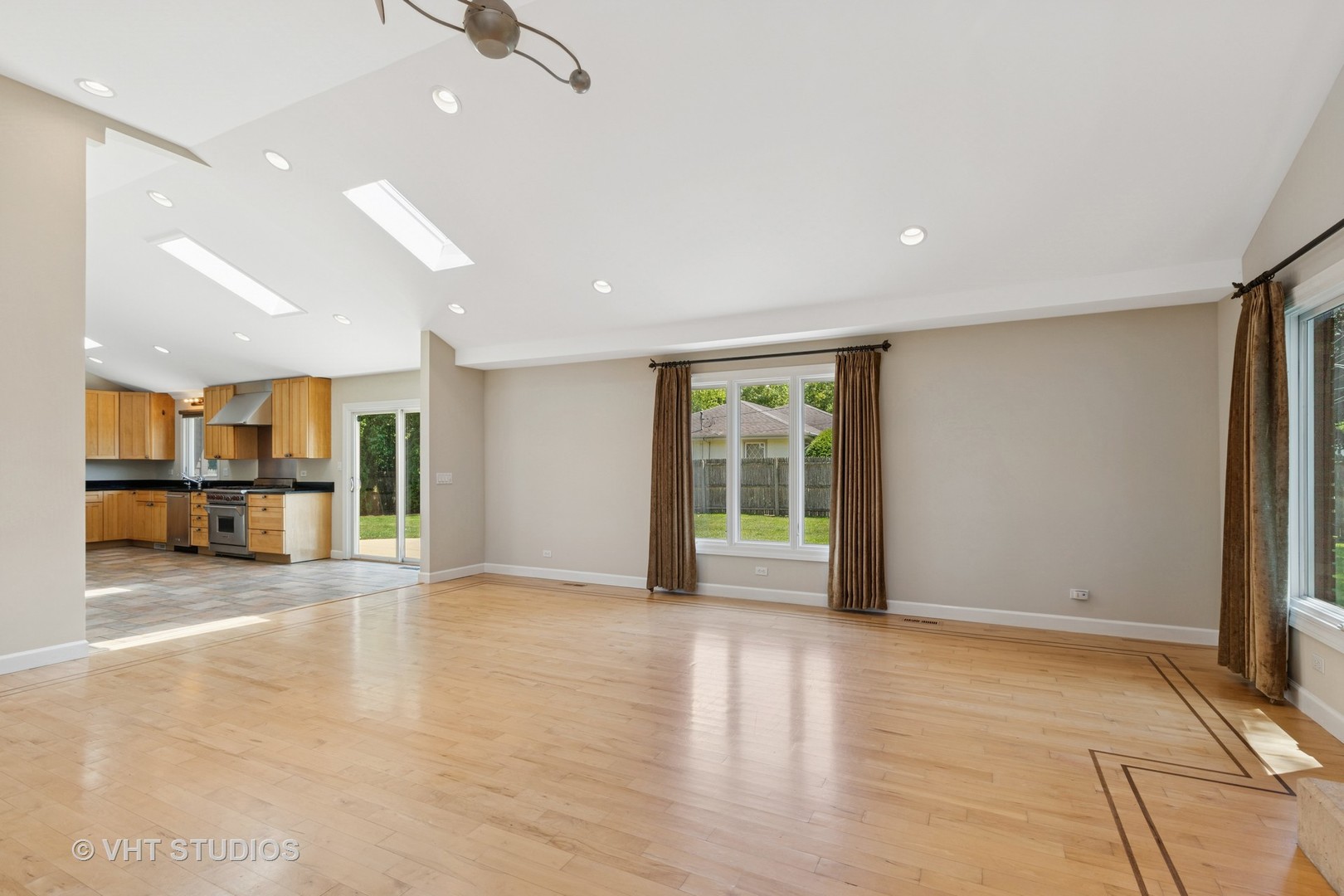 630 Smith Avenue, Lake Bluff, IL 60044