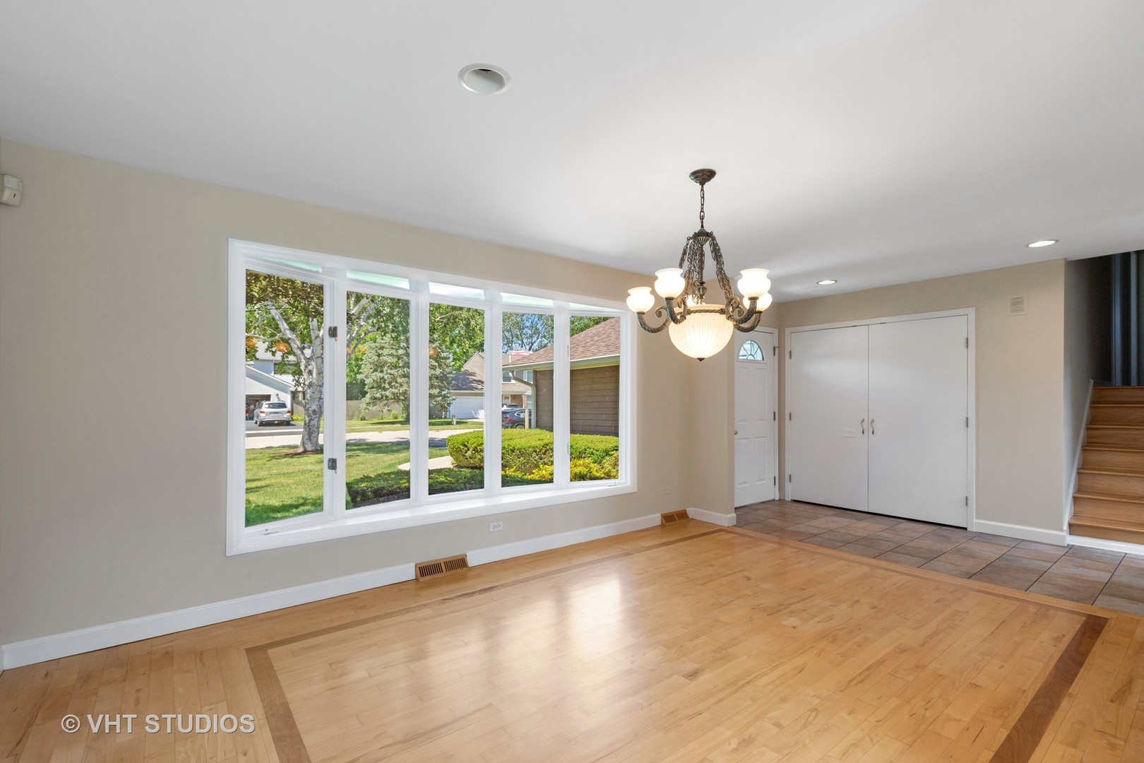 630 Smith Avenue, Lake Bluff, IL 60044