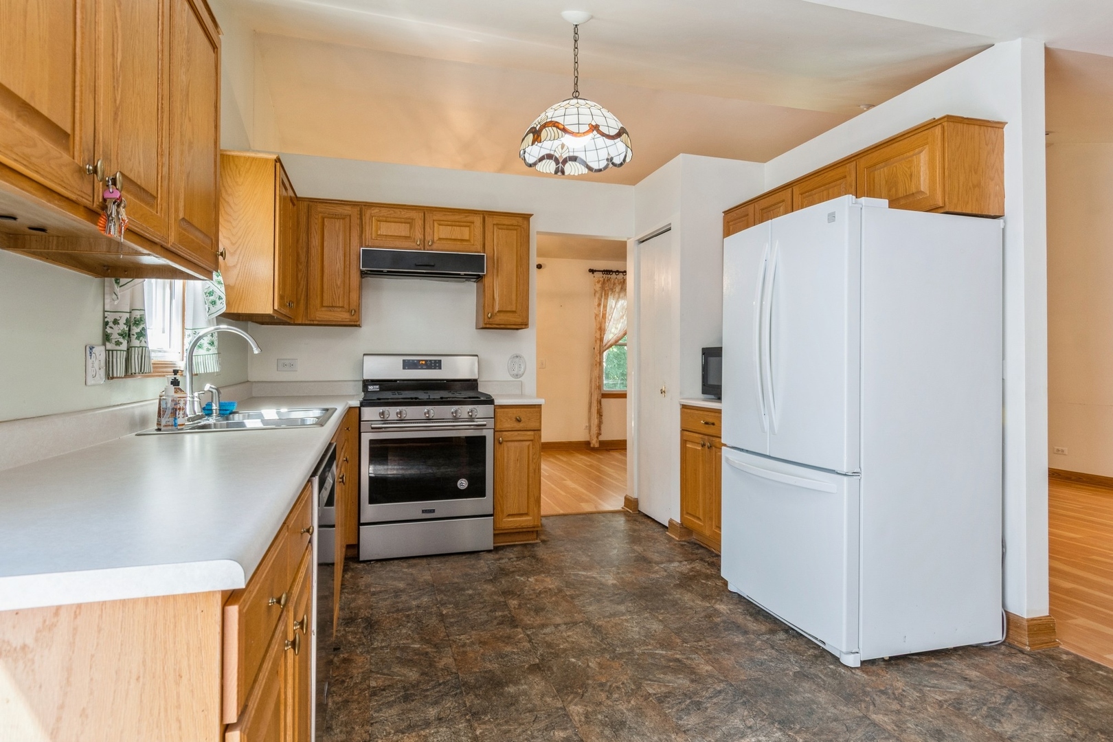 27W120 Walnut Drive, Winfield, IL 60190