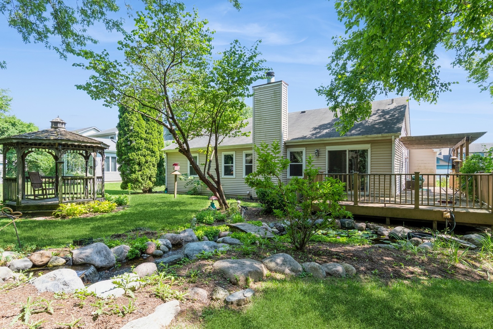 27W120 Walnut Drive, Winfield, IL 60190