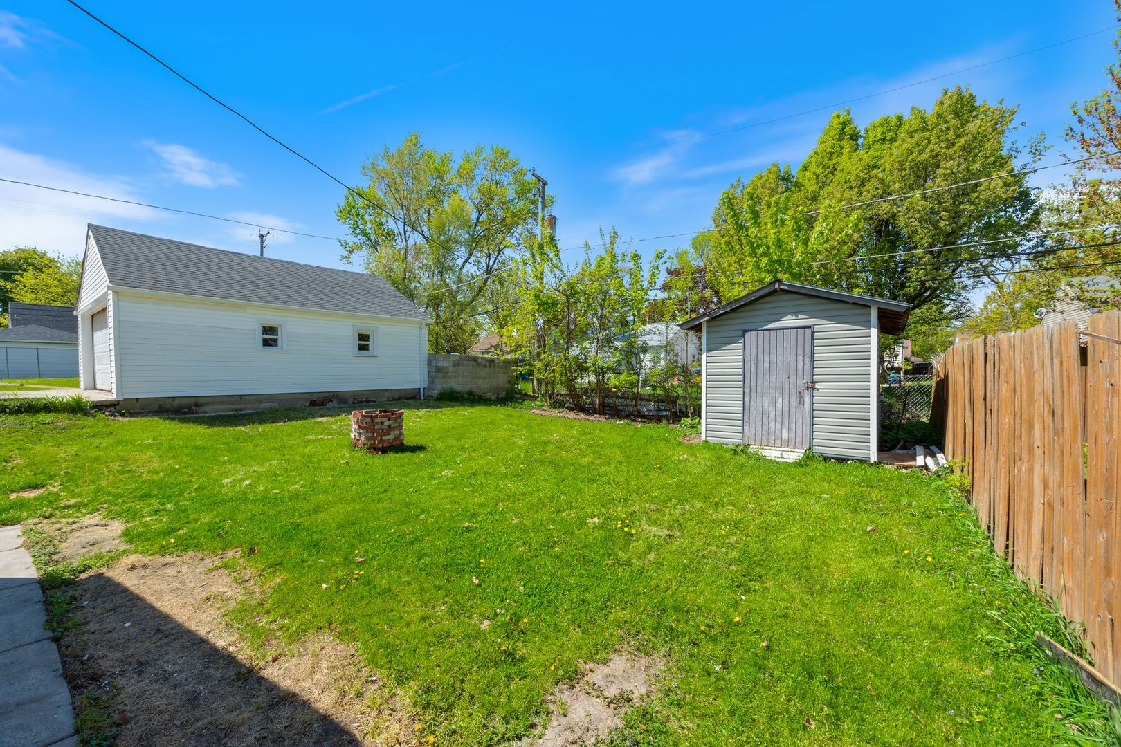 916 5th Avenue, Aurora, IL 60505