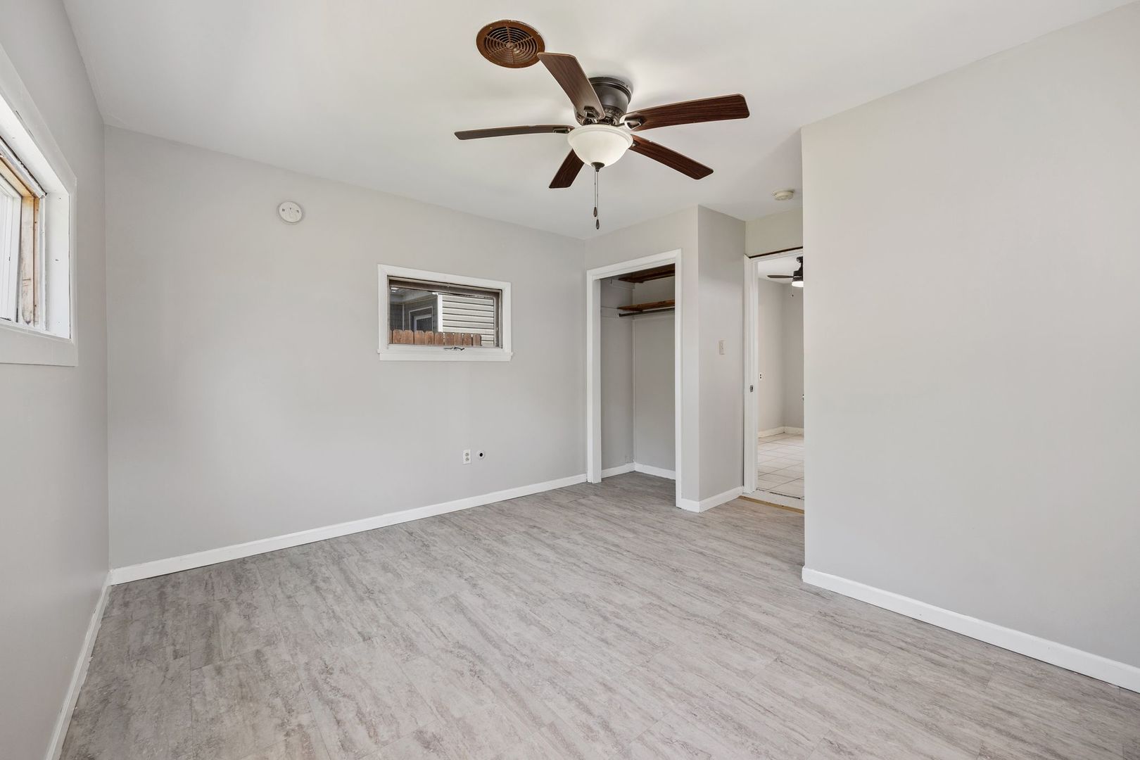 916 5th Avenue, Aurora, IL 60505