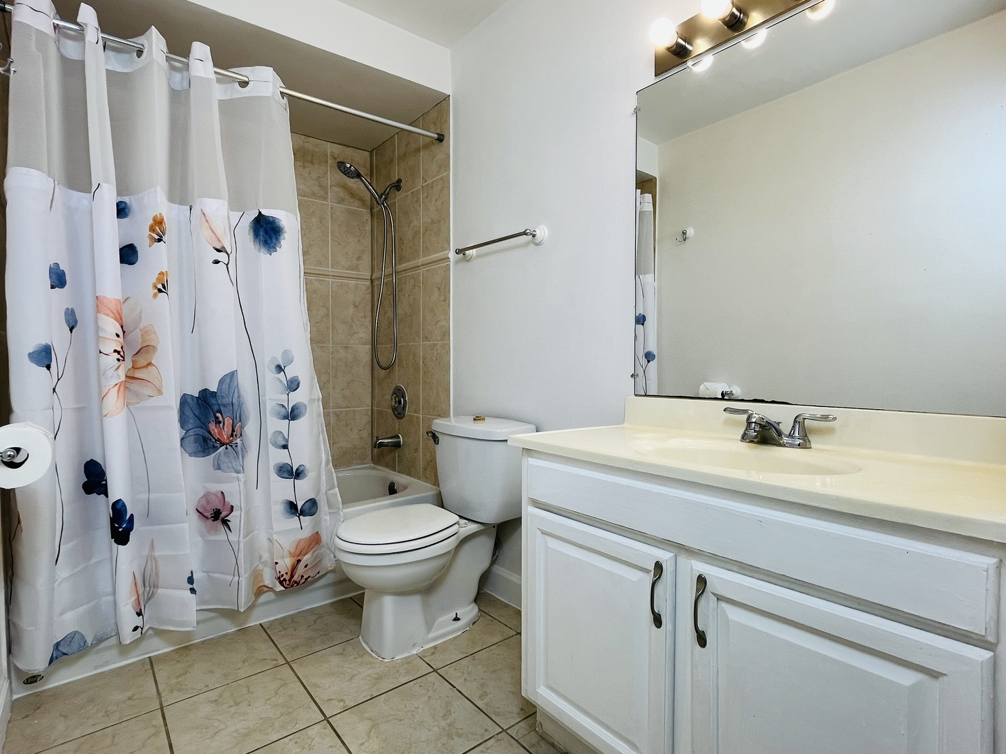 8806 BRIAR Court #3C, Des Plaines, IL 60016