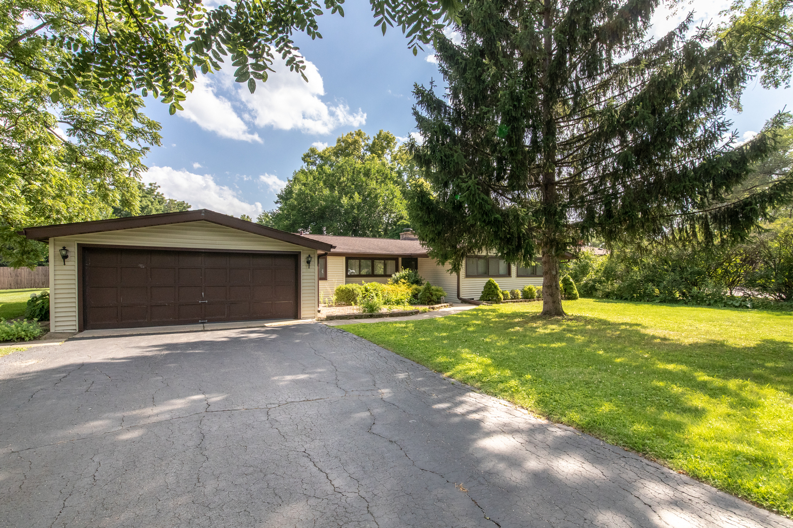 419 W Clarendon Street, Prospect Heights, IL 60070