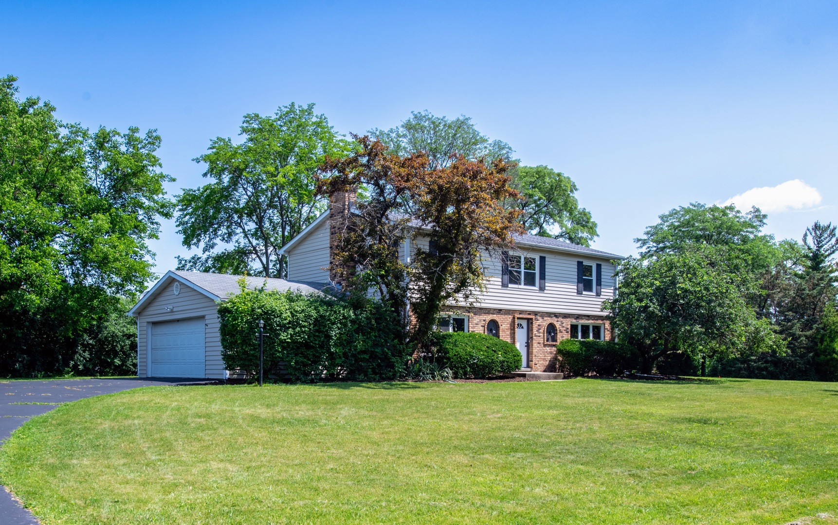 22W046 McCormick Avenue, Glen Ellyn, IL 60137