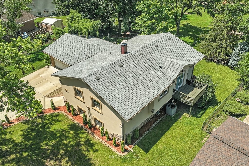 7004 Roberts Drive, Woodridge, IL 60517