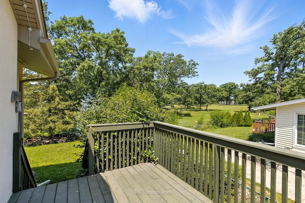7004 Roberts Drive, Woodridge, IL 60517