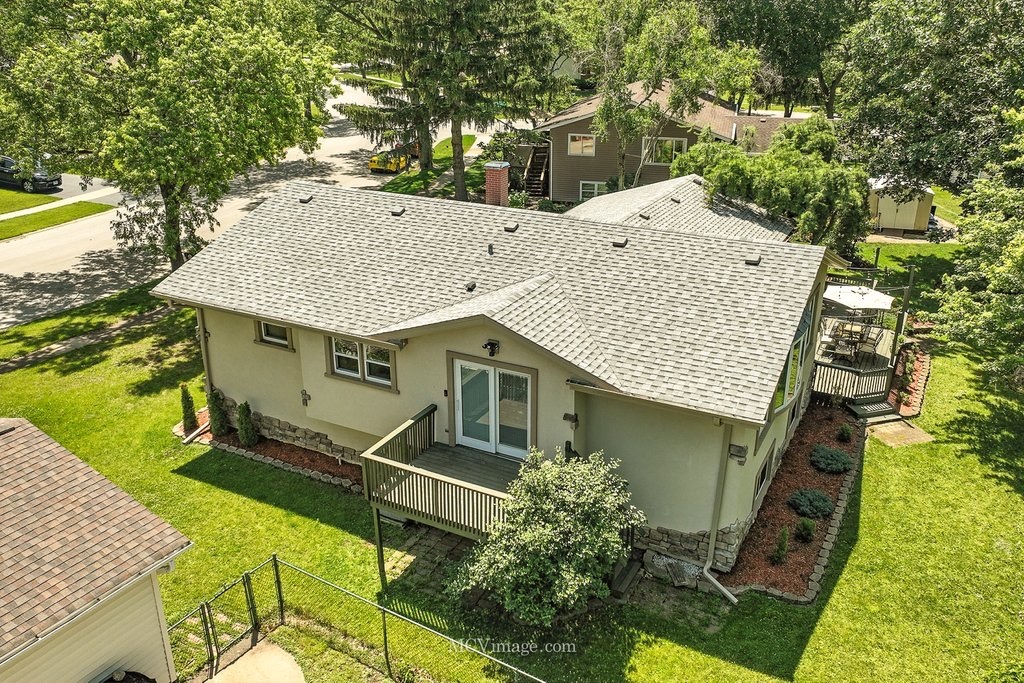 7004 Roberts Drive, Woodridge, IL 60517