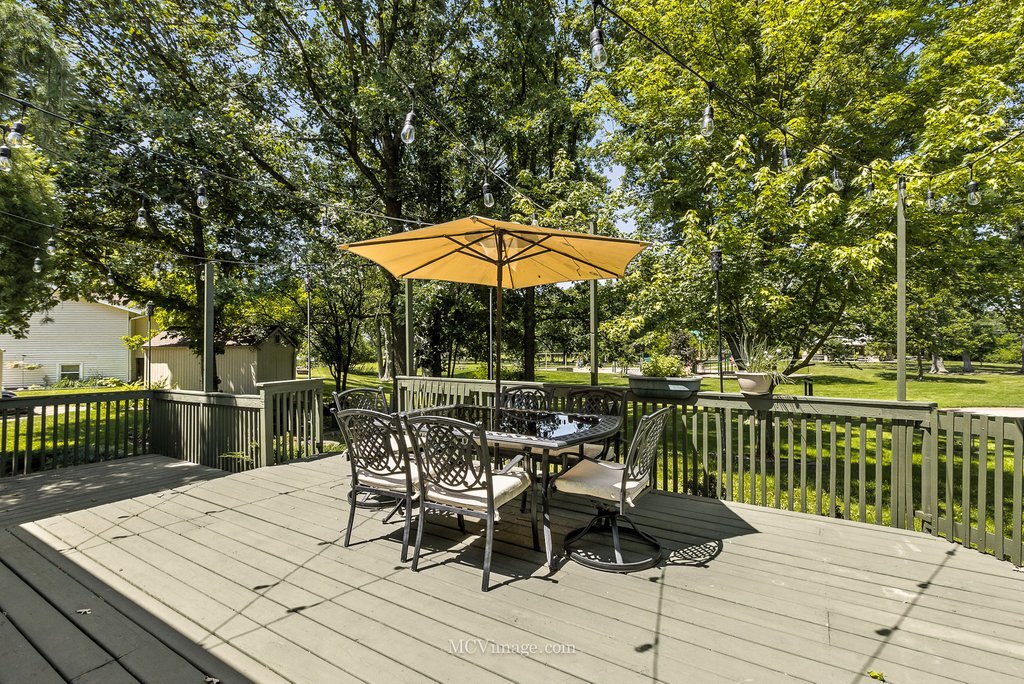 7004 Roberts Drive, Woodridge, IL 60517