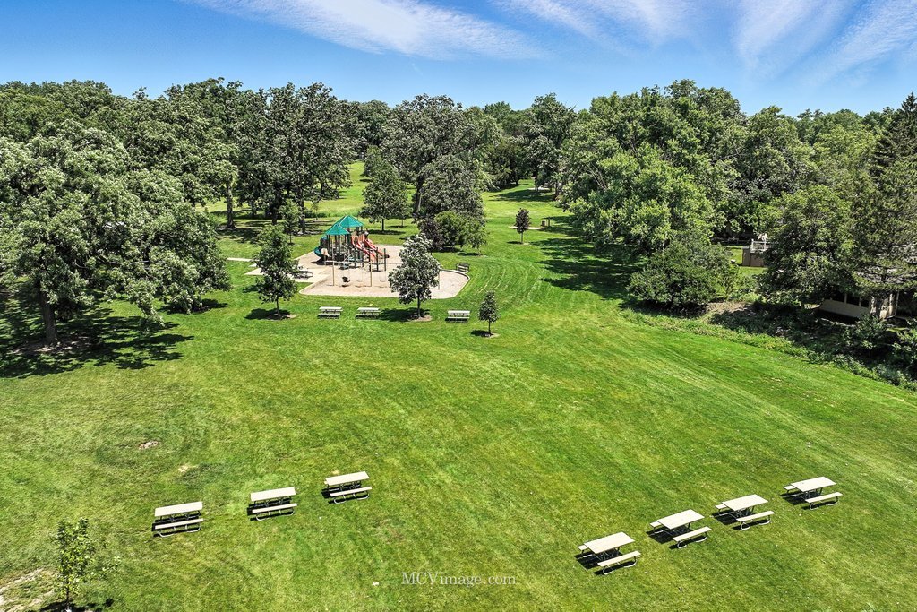 7004 Roberts Drive, Woodridge, IL 60517