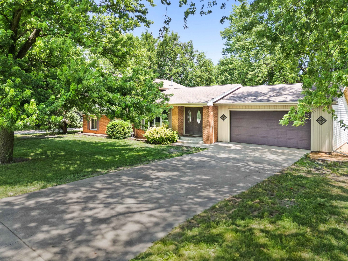 1106 Countryside Lane, Pontiac, IL 61764