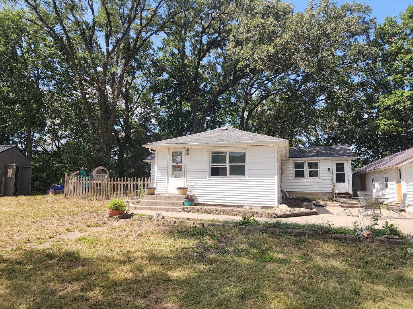 2063 N 35th Road, Ottawa, IL 61350
