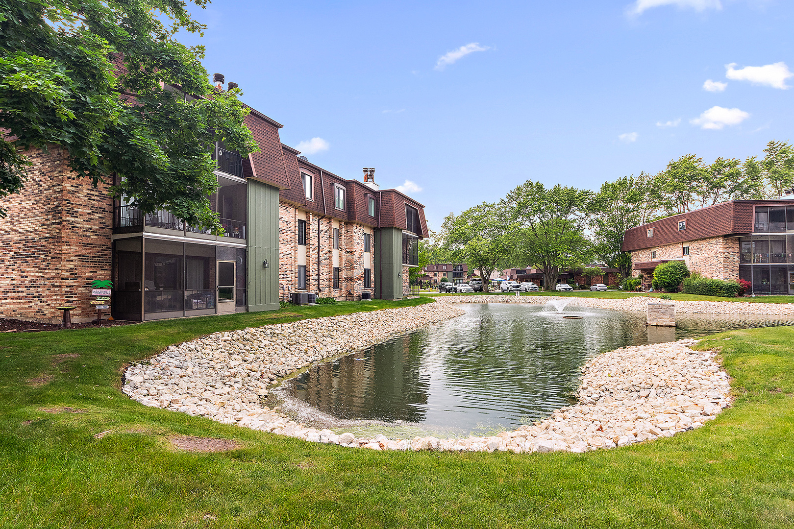 11138 Center Road #E22, Palos Hills, IL 60465