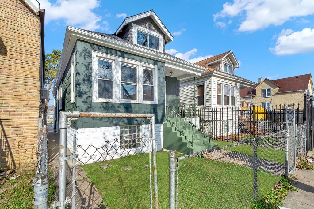 6926 S Justine Street, Chicago, IL 60636