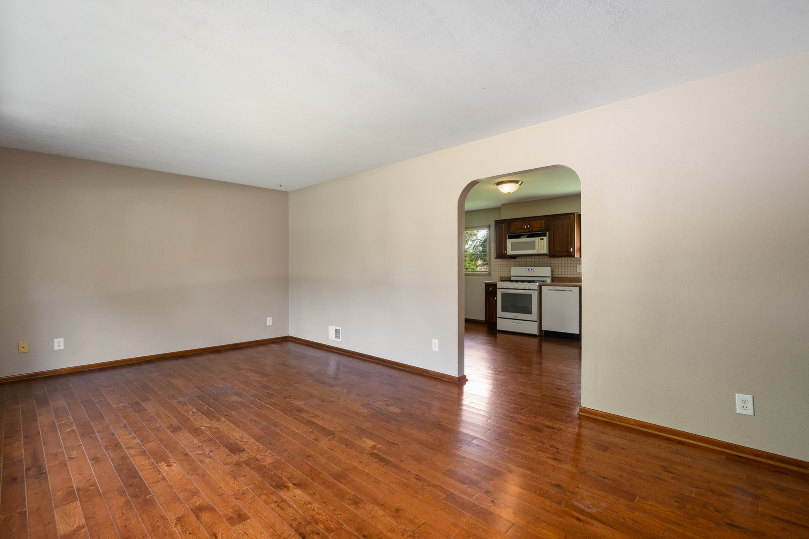 935 E 1st Street, Lockport, IL 60441