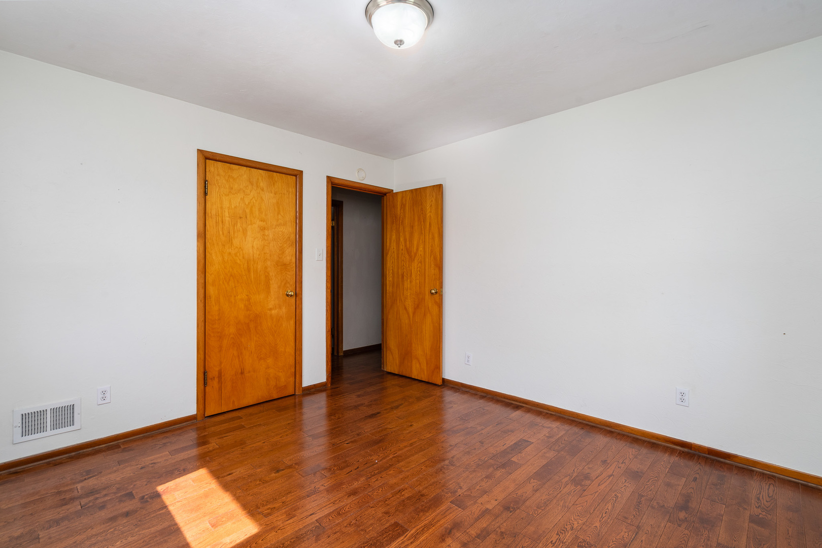935 E 1st Street, Lockport, IL 60441