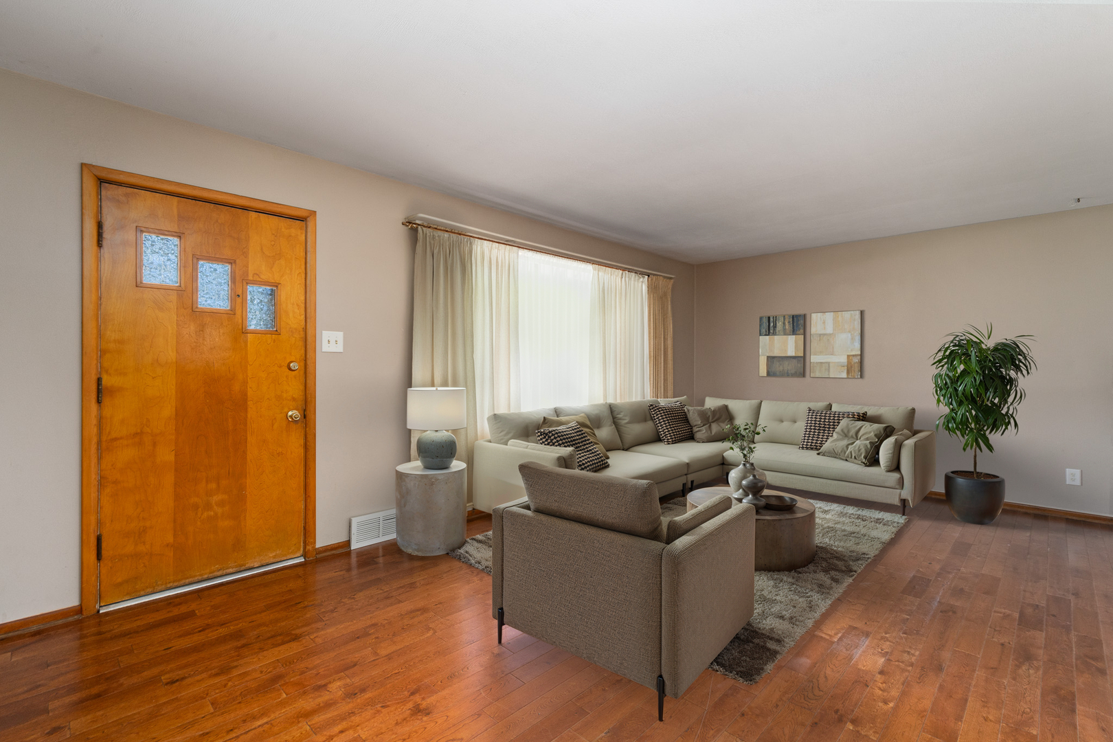 935 E 1st Street, Lockport, IL 60441