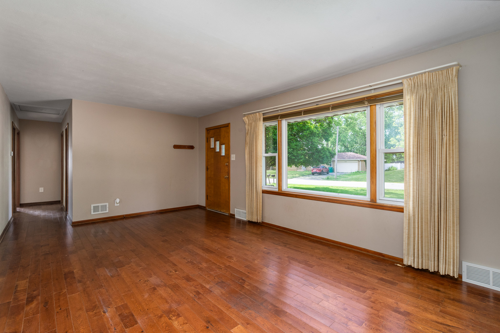 935 E 1st Street, Lockport, IL 60441