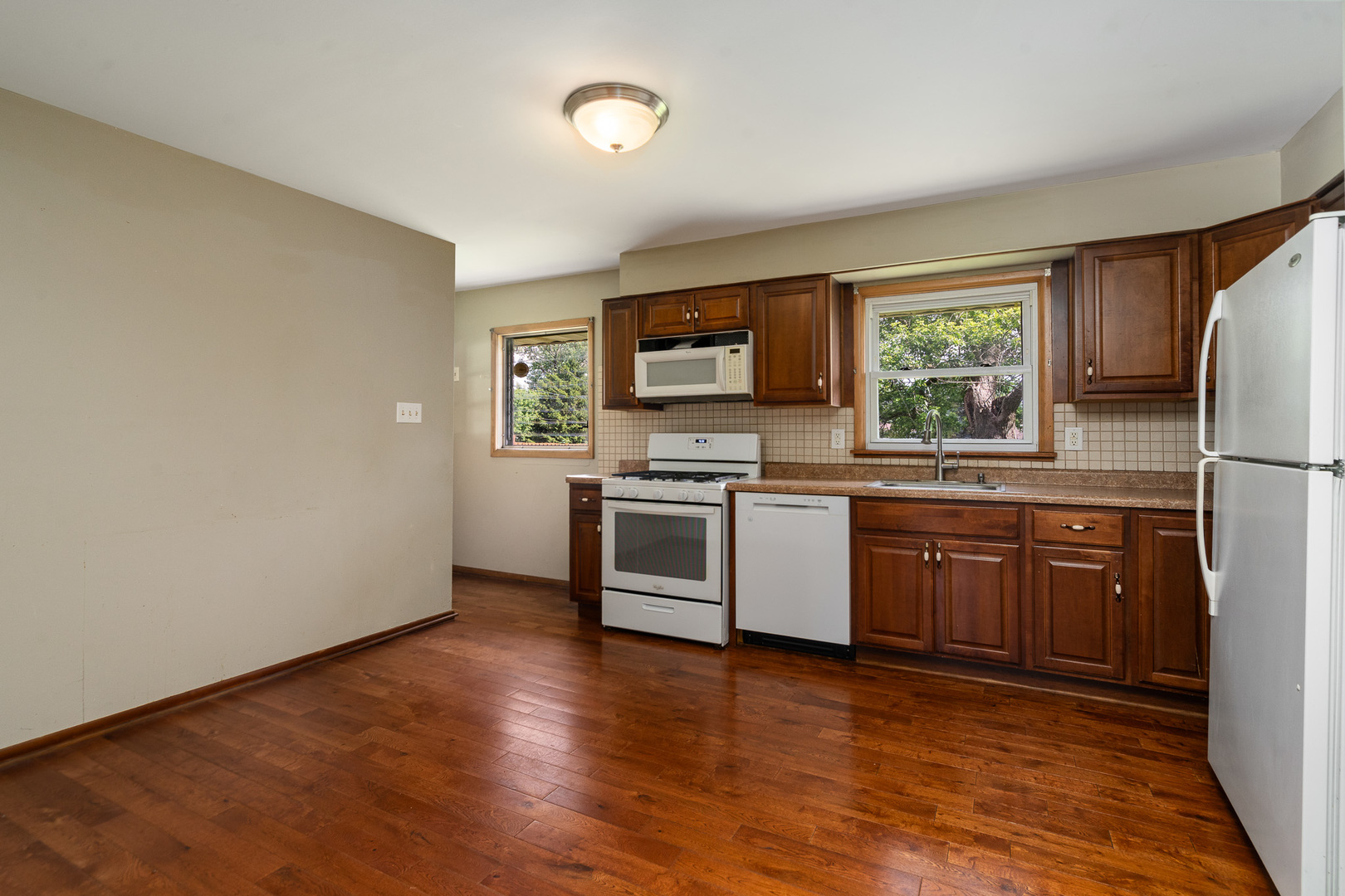 935 E 1st Street, Lockport, IL 60441