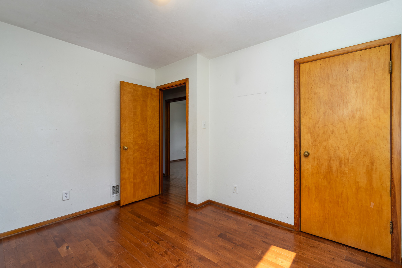 935 E 1st Street, Lockport, IL 60441