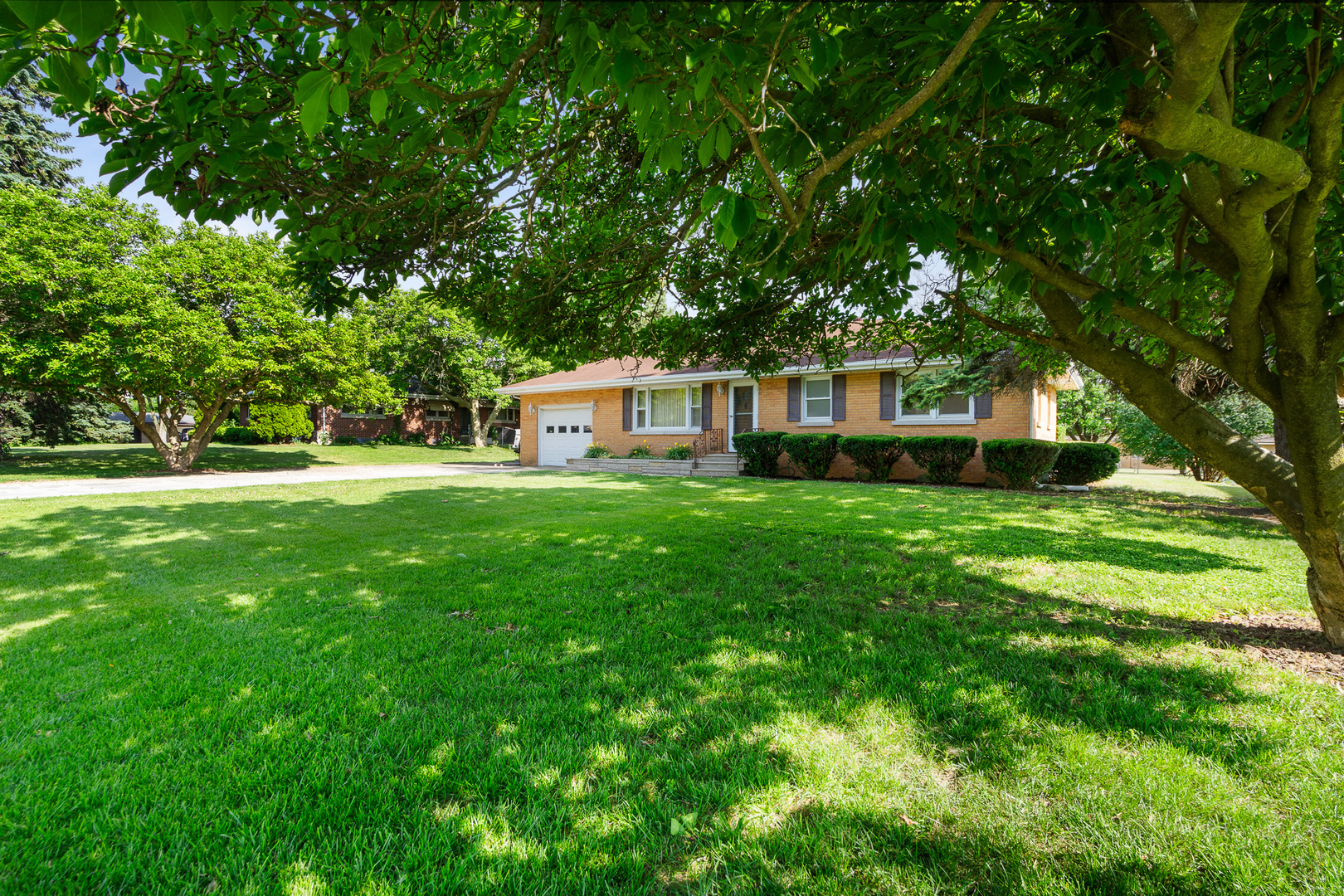 935 E 1st Street, Lockport, IL 60441