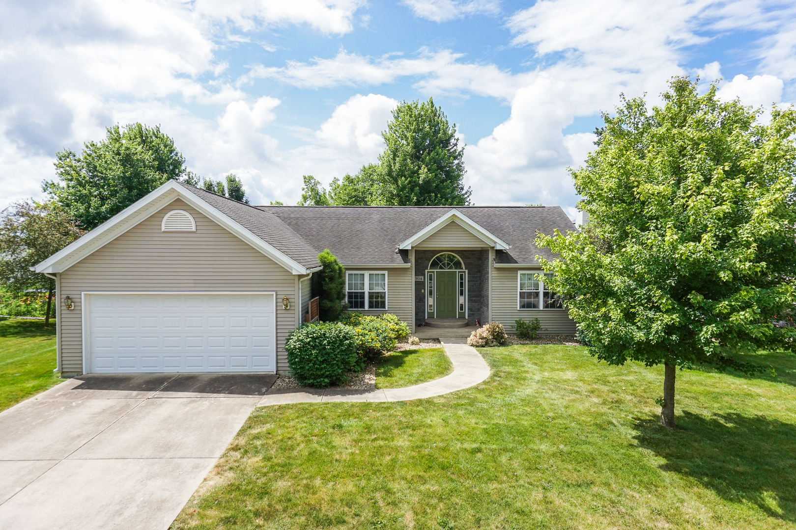 904 Barbara Drive, Heyworth, IL 61745