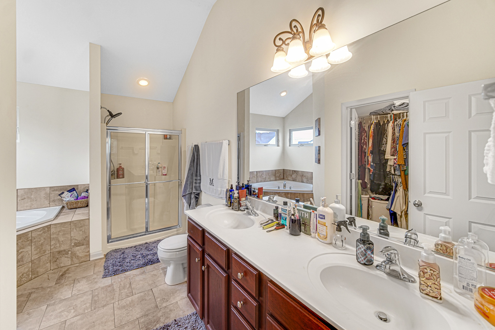 504 W Hillcrest Drive, Romeoville, IL 60446