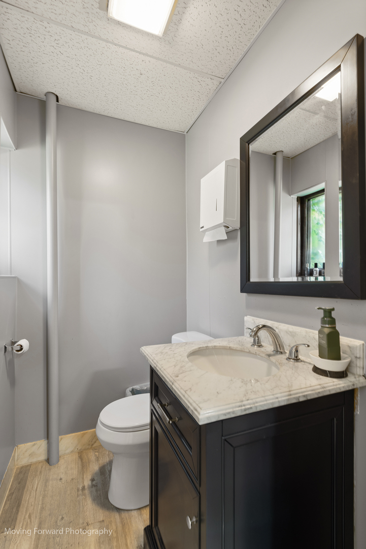 100 W Main Street, Plano, IL 60545