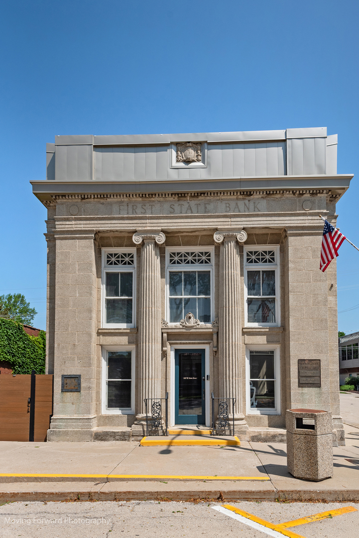 100 W Main Street, Plano, IL 60545