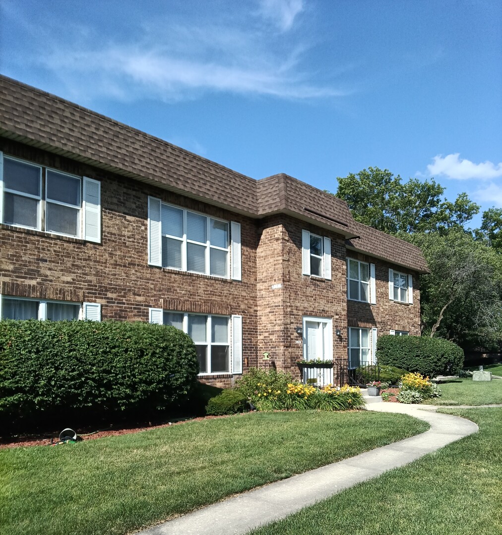 18535 Harwood Avenue #2B, Homewood, IL 60430