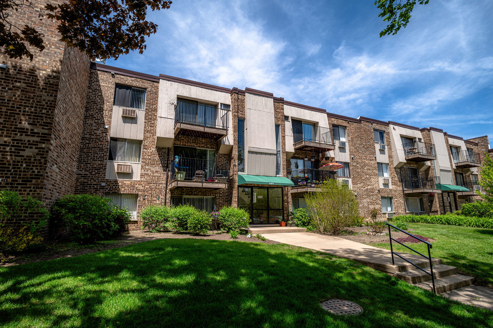 1461 N WINSLOWE Drive #101, Palatine, IL 60074