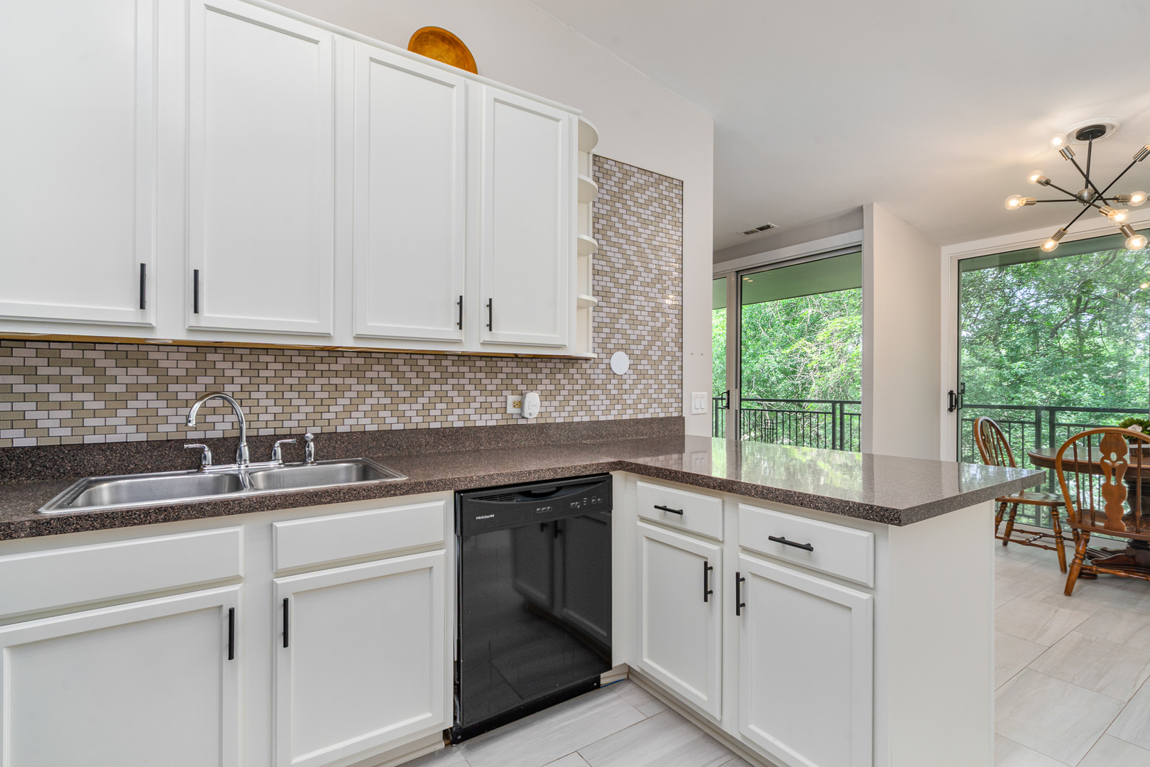 6021 Forest View Road #2C, Lisle, IL 60532