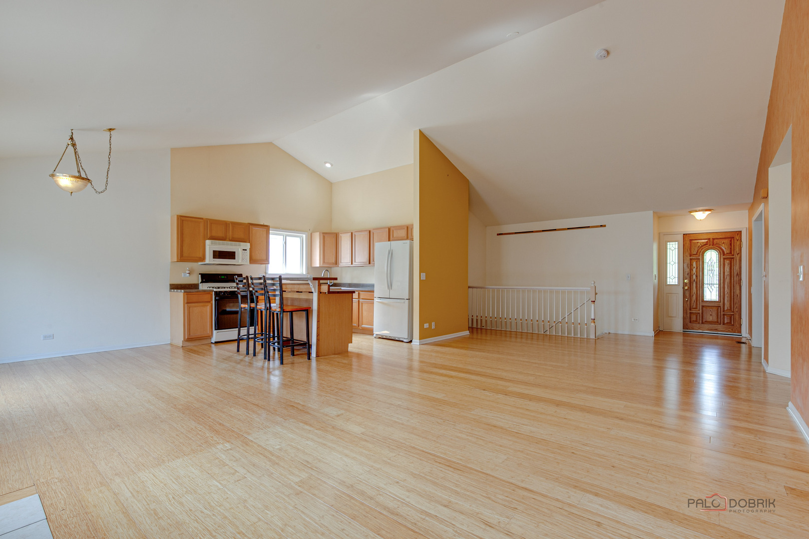 120 W Tall Oak Drive, Hainesville, IL 60073