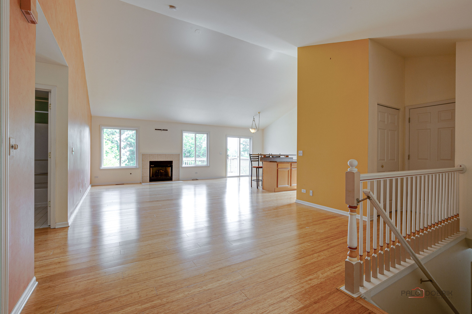 120 W Tall Oak Drive, Hainesville, IL 60073