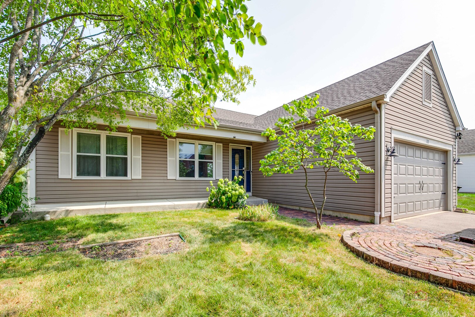 120 W Tall Oak Drive, Hainesville, IL 60073