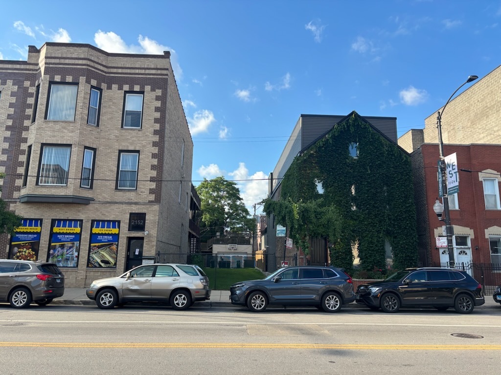 2150 W Chicago Avenue, Chicago, IL 60622