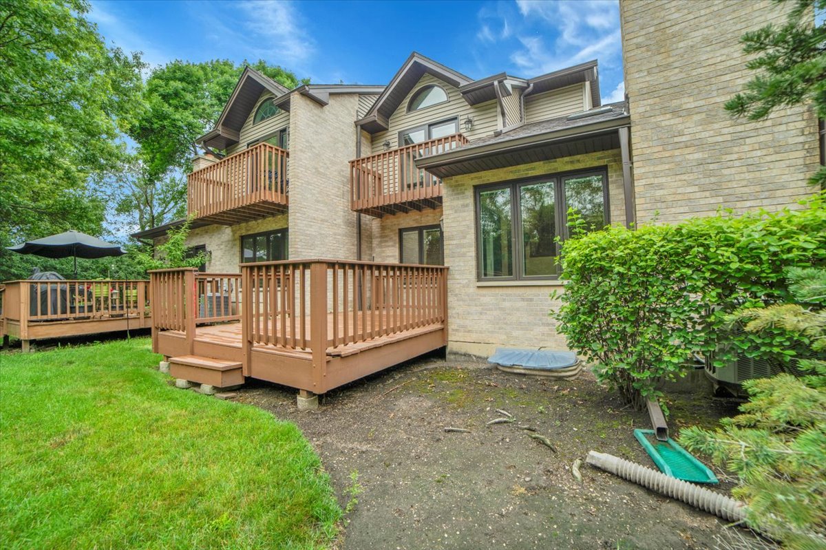 2143 N Juniper Lane, Arlington Heights, IL 60004
