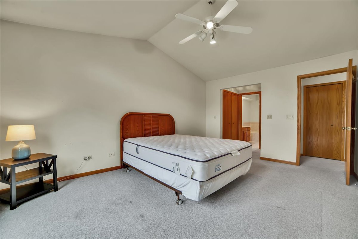 2143 N Juniper Lane, Arlington Heights, IL 60004