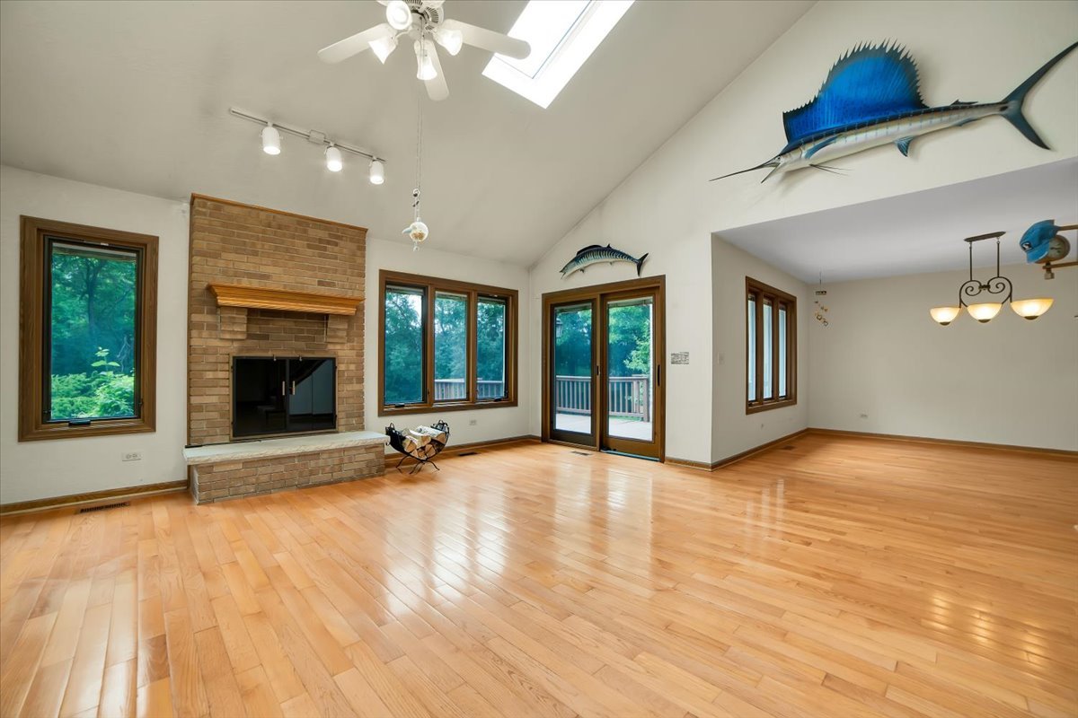 2143 N Juniper Lane, Arlington Heights, IL 60004