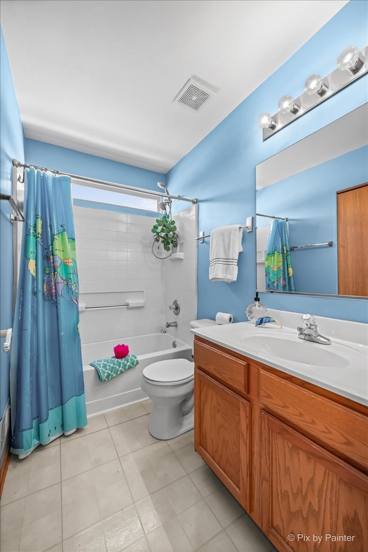 11820 Blue Bayou Drive, Huntley, IL 60142