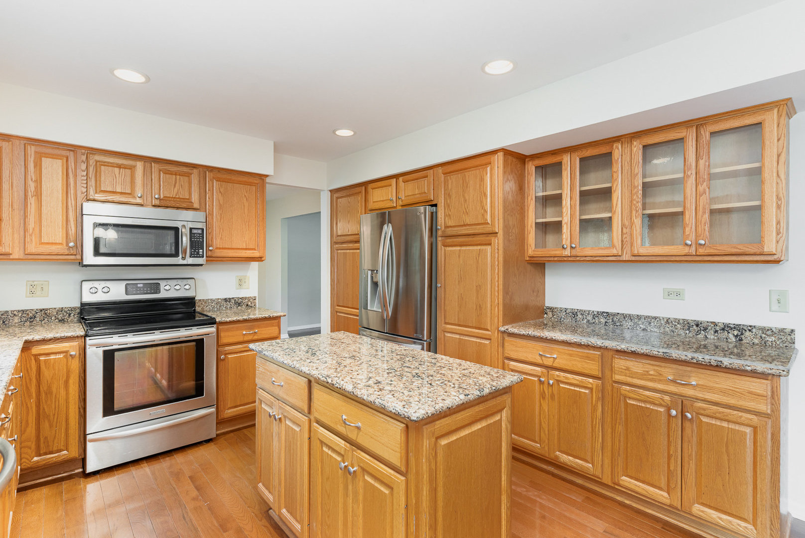 1334 Wilshire Drive, Naperville, IL 60540
