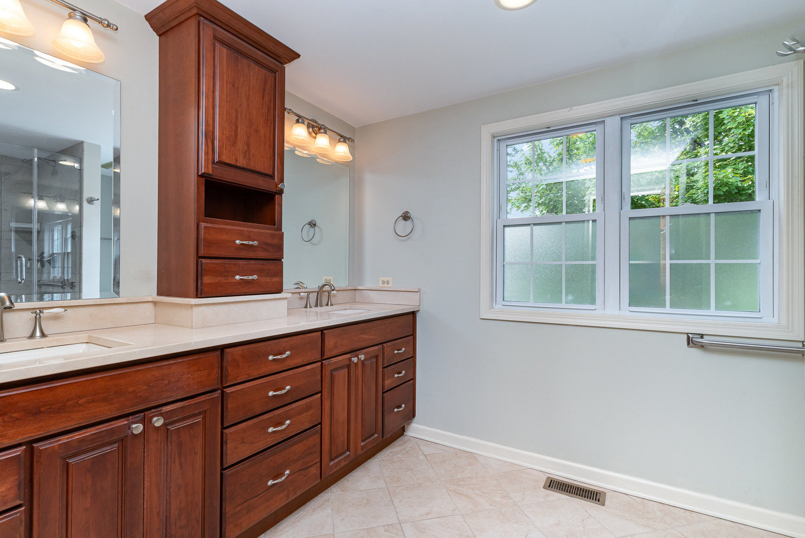 1334 Wilshire Drive, Naperville, IL 60540
